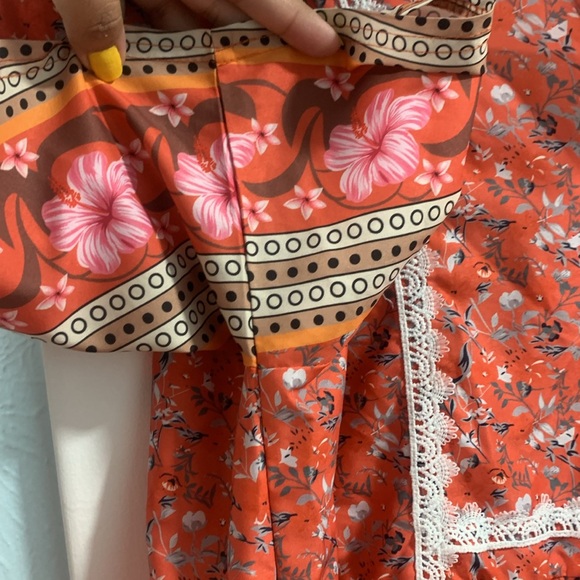 Emery Rose Dress - Picture 5 of 6